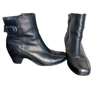 Clarks Artisan Womens Black Leather Ankle Boots Square Toe Buckle Size 7M